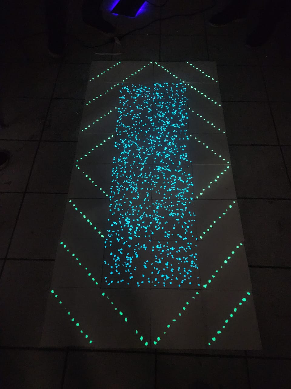 mosaicos luminiscentes con 18 gramos de piedra luminiscente
