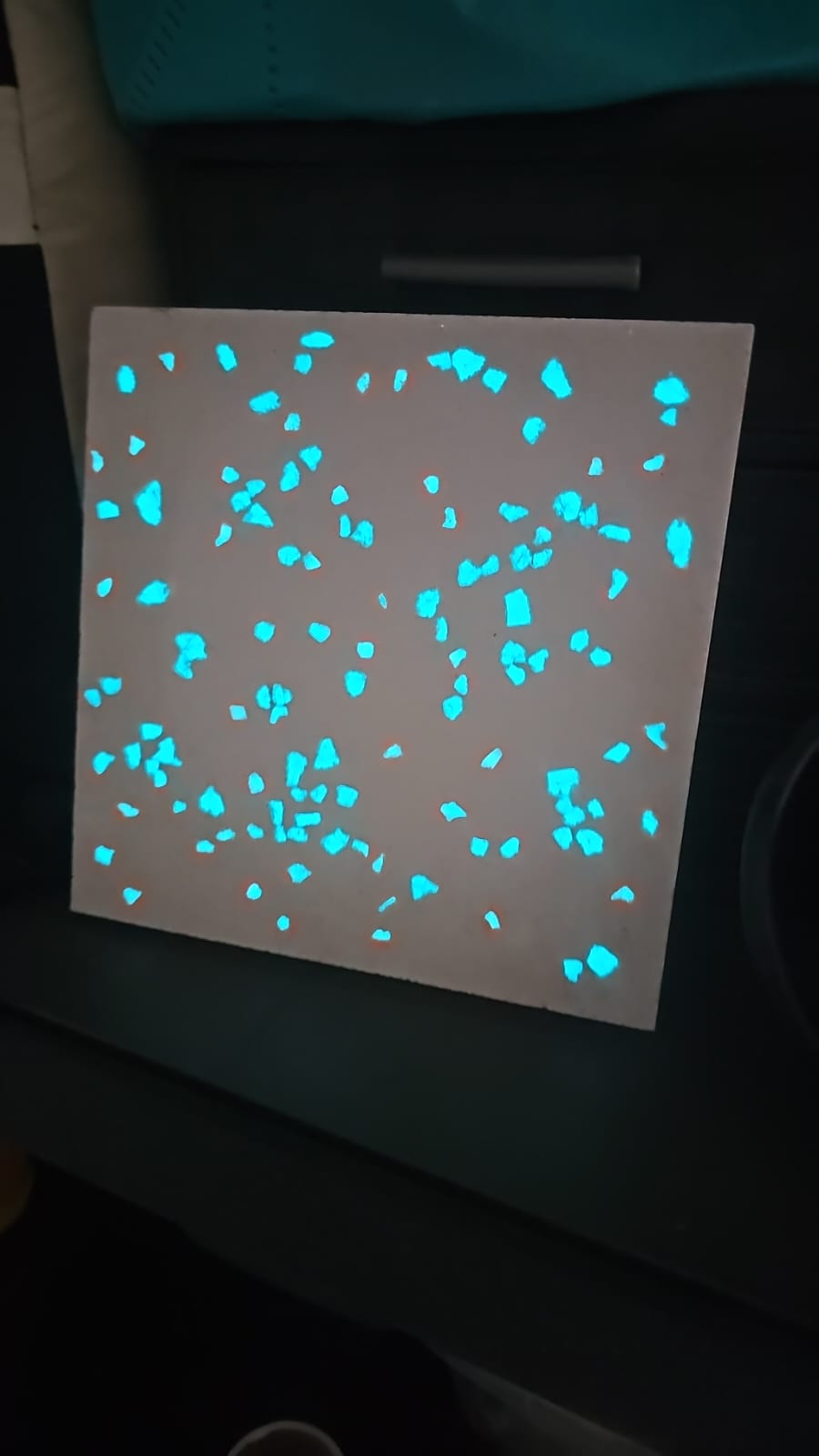 mosaicos luminiscentes con 18 gramos de piedra luminiscente